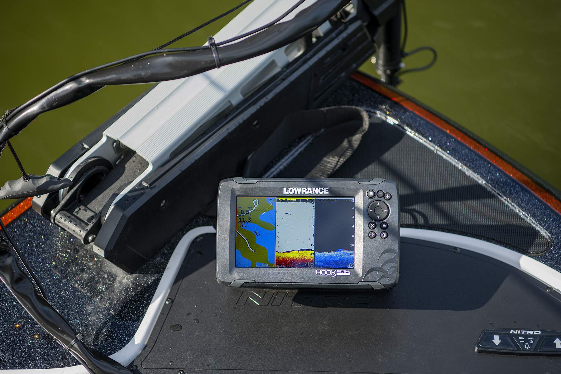 LOWRANCE HOOK REVEAL 5 魚群探知機 Lowrance Hook Reveal 5 Fish Finder - 5 Inch Screen with Transducer